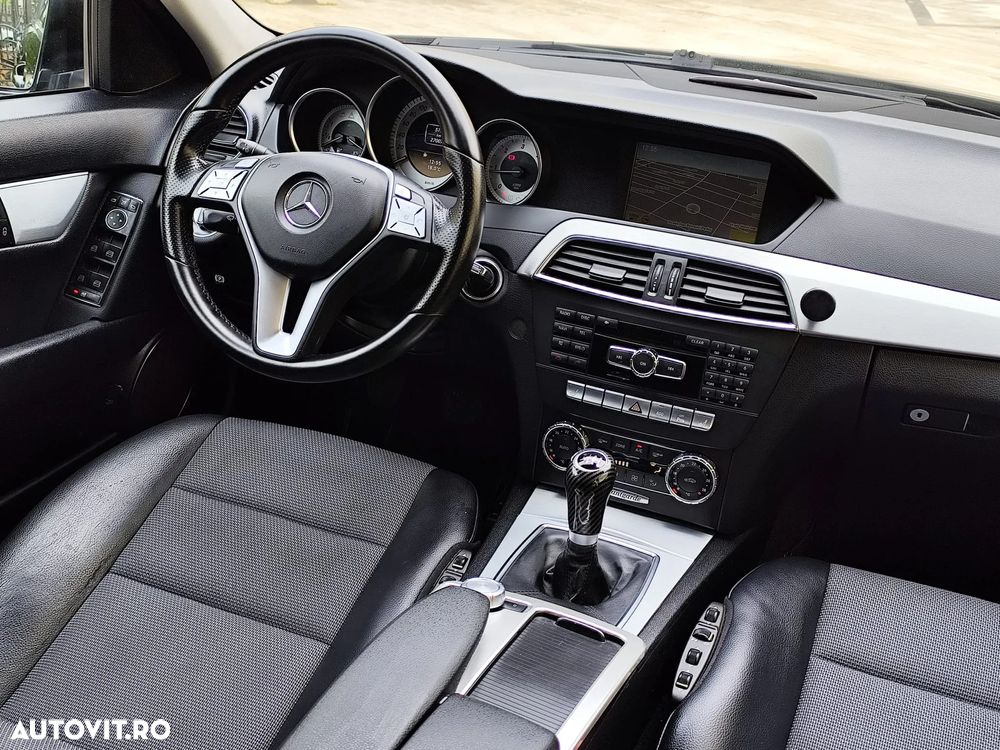 Mercedes-Benz C - 12