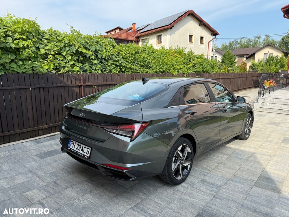 Hyundai Elantra 1.6 l 123 CP CVT Exclusive - 3