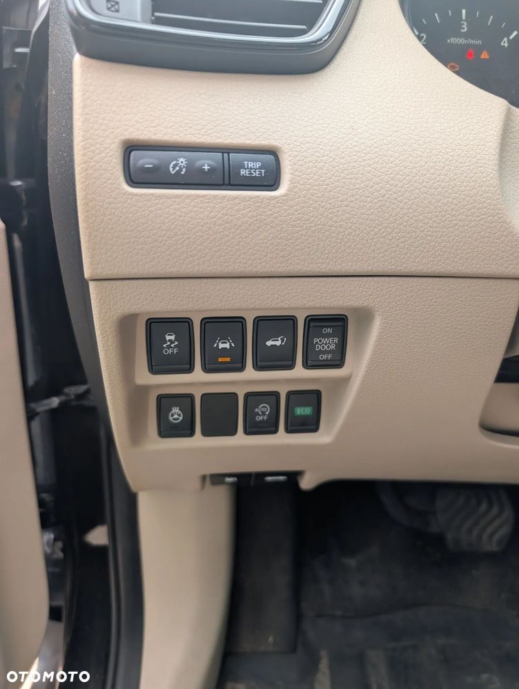 Nissan X-Trail - 10