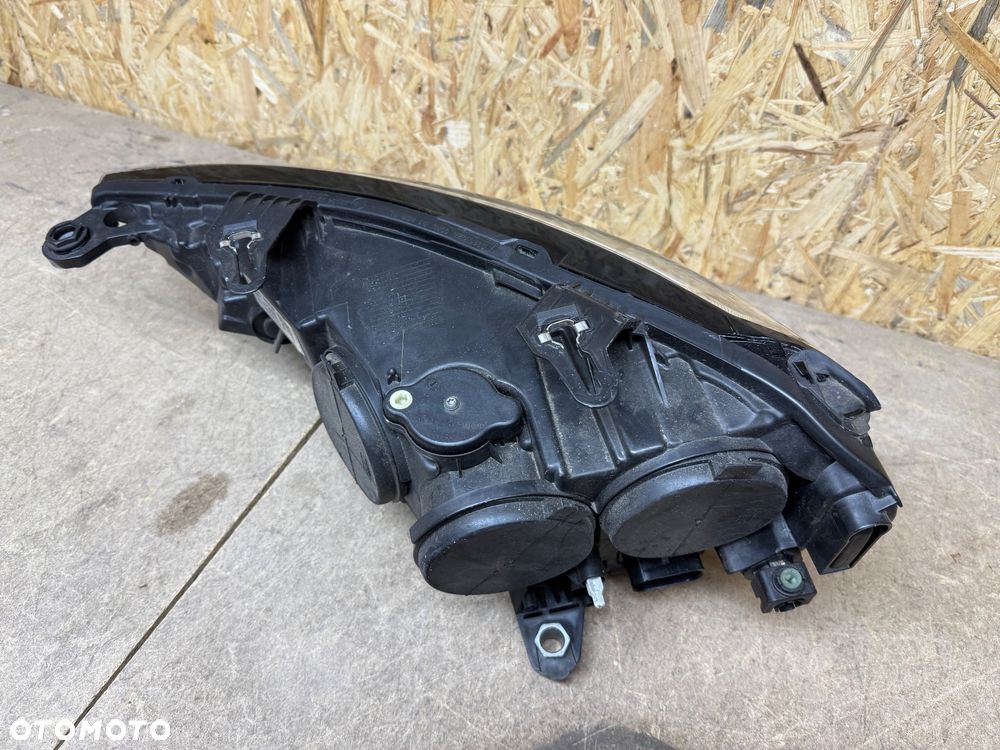 LAMPA PRZÓD PRAWA PRZEDNIA PRAWA ZWYKŁA AUDI A1 82A 82A941004 - 9