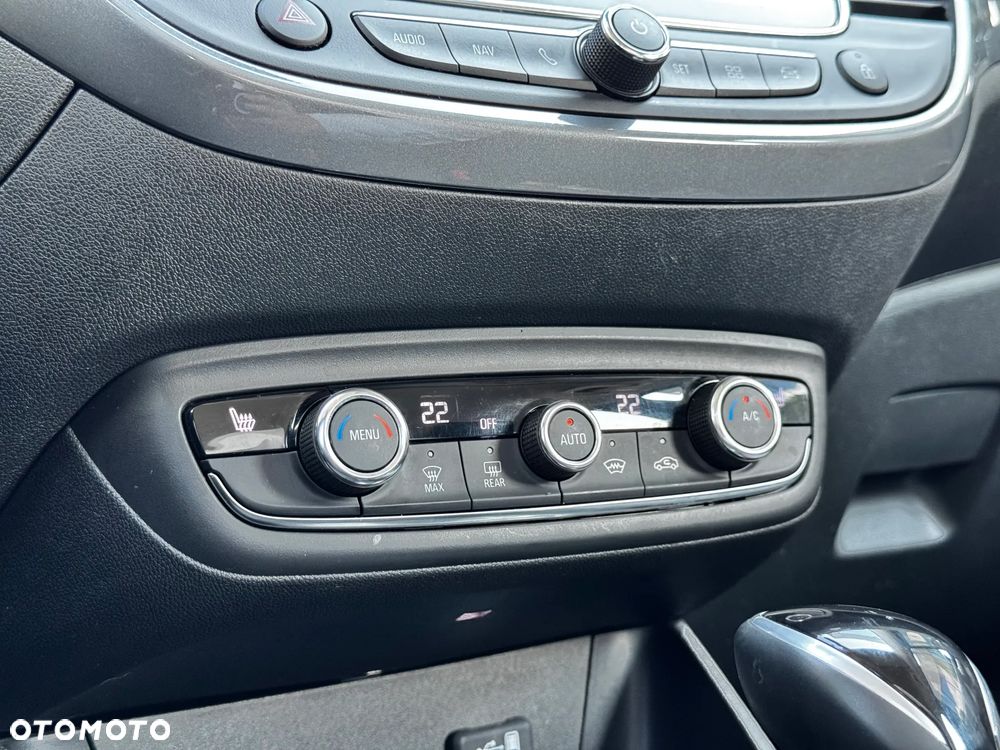 Opel Crossland X - 9