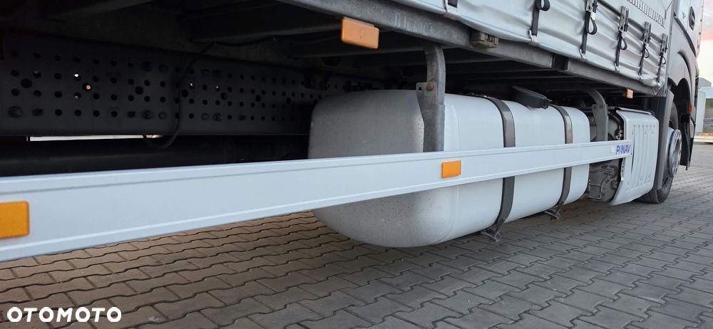 Mercedes-Benz ACTROS - 18