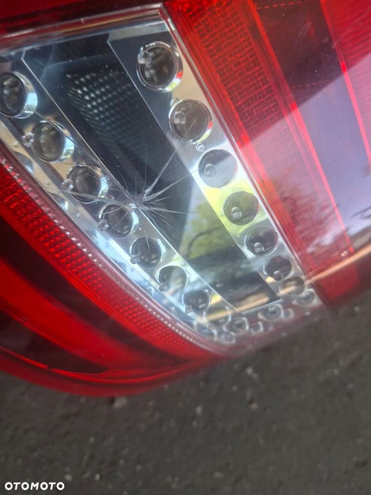 mercedes w204 kombi led lampa tył lewa eu lift poznan - 4