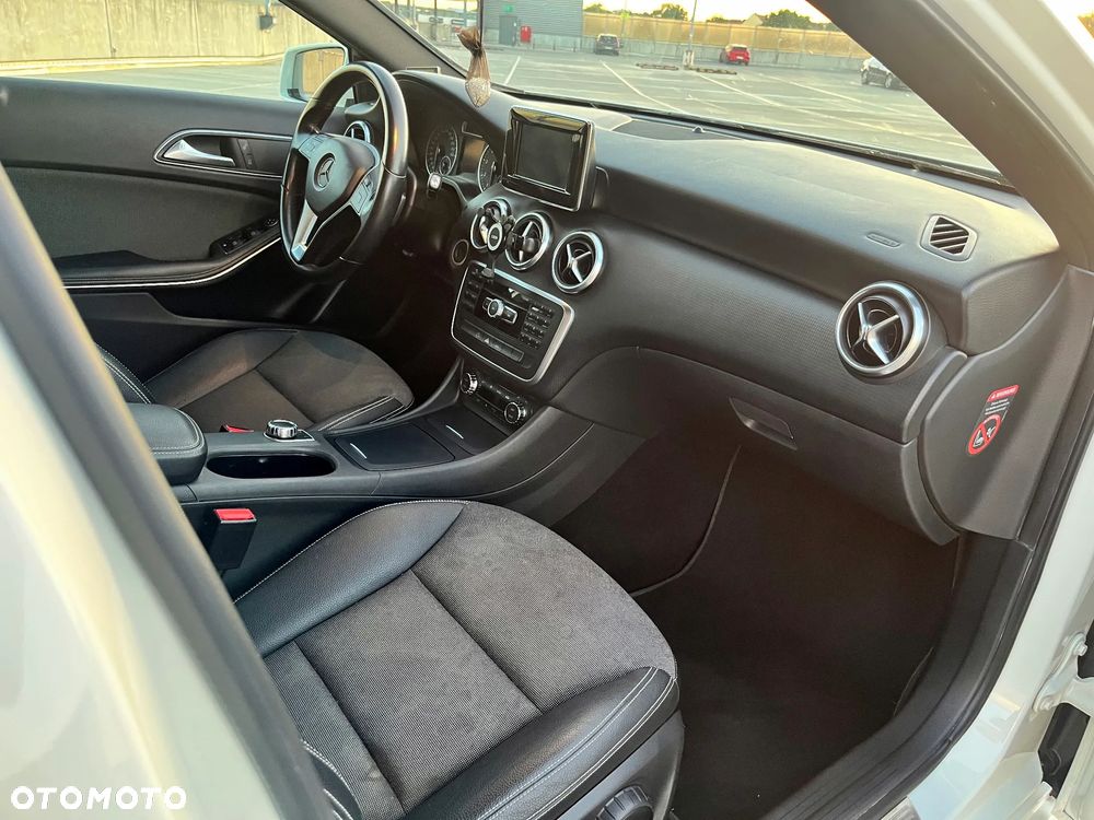 Mercedes-Benz Klasa A 180 7G-DCT Urban - 16