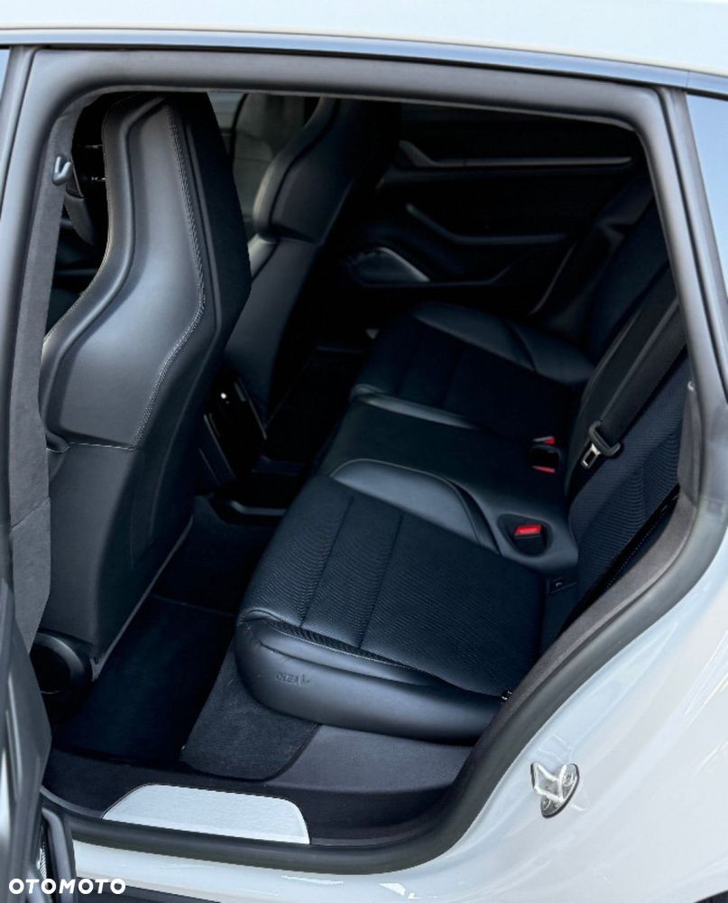 Porsche Taycan 4S Cross Turismo - 10