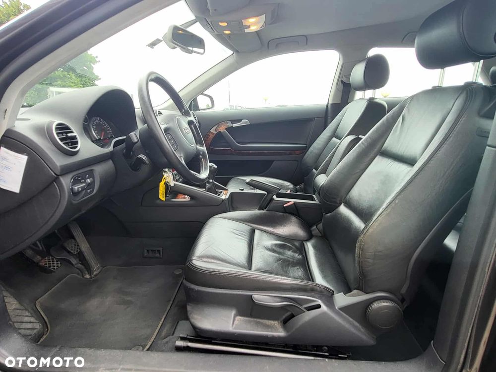 Audi A3 3-drzwiowe 2.0 FSI Ambiente - 14