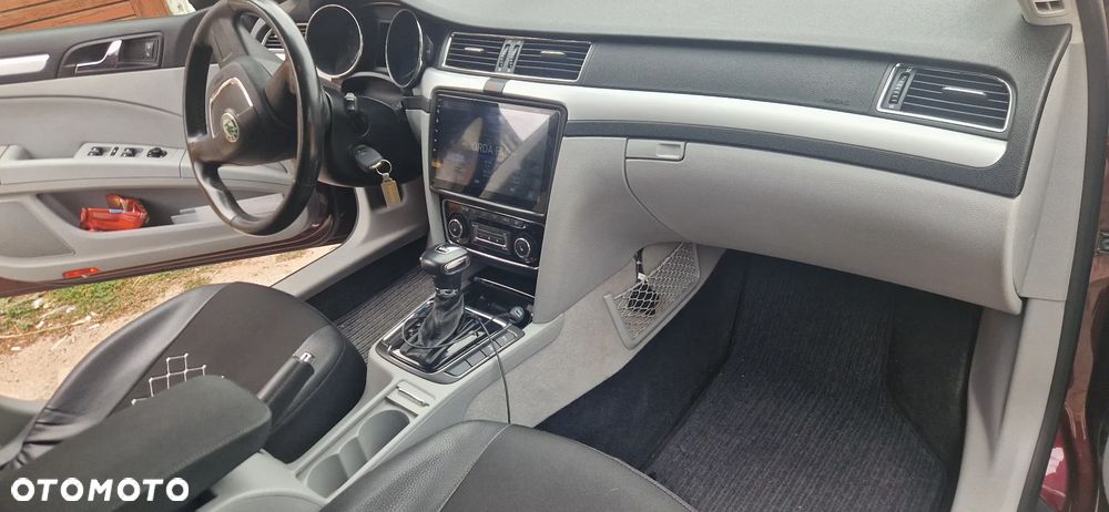 Skoda Superb 1.8 TSI Ambition DSG - 8