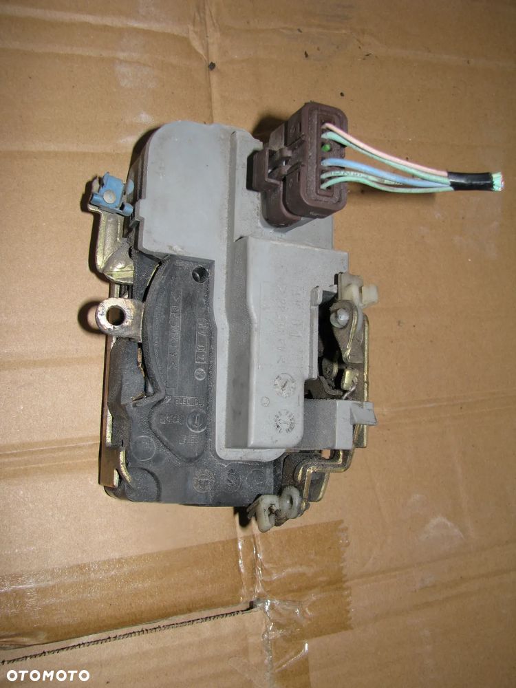 CITROEN BERLINGO I Zamek drzwi przód prawy - 1