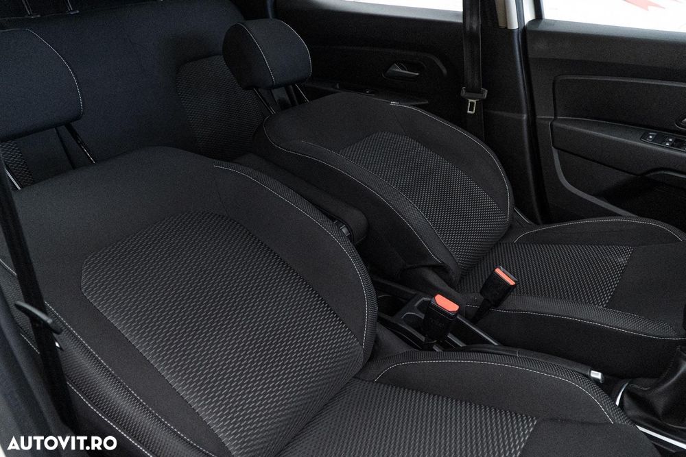 Dacia Duster 1.5 Blue dCi 4WD Comfort - 38