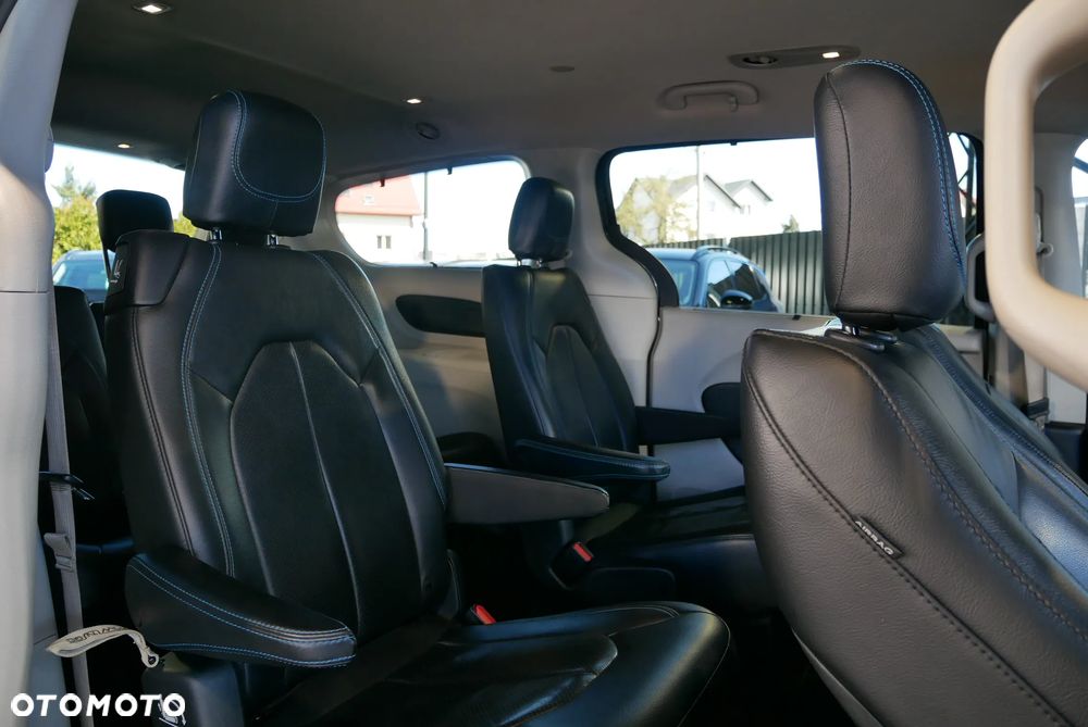 Chrysler Pacifica - 13