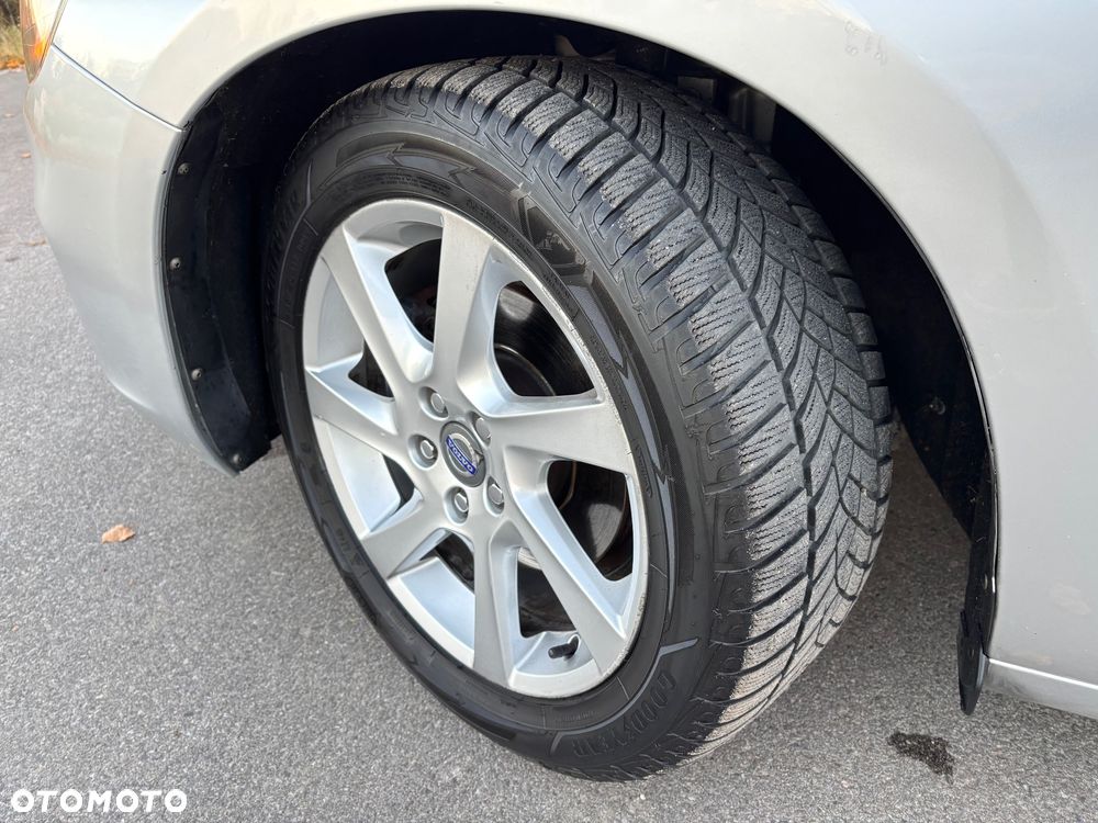 Volvo V60 D4 Geartronic Momentum - 36