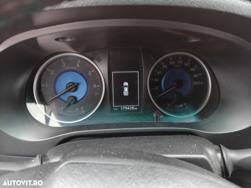 Toyota Hilux 4x4 Double Cab M/T Style - 12