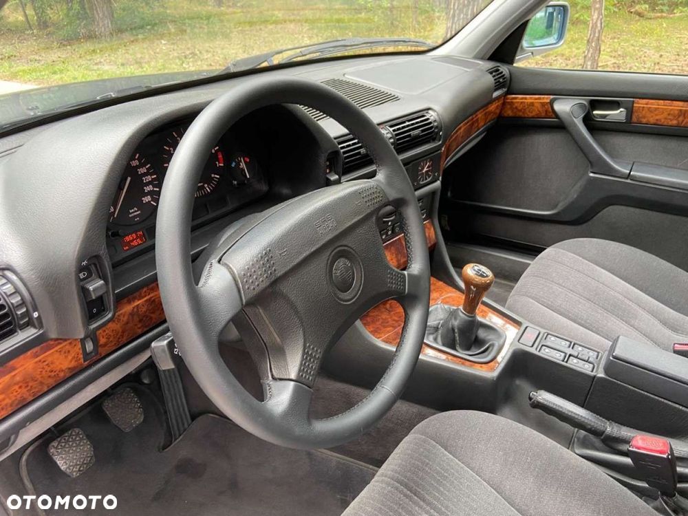 BMW Seria 7 - 35