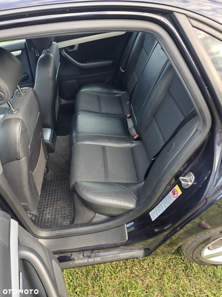 Audi A4 Limousine - 6
