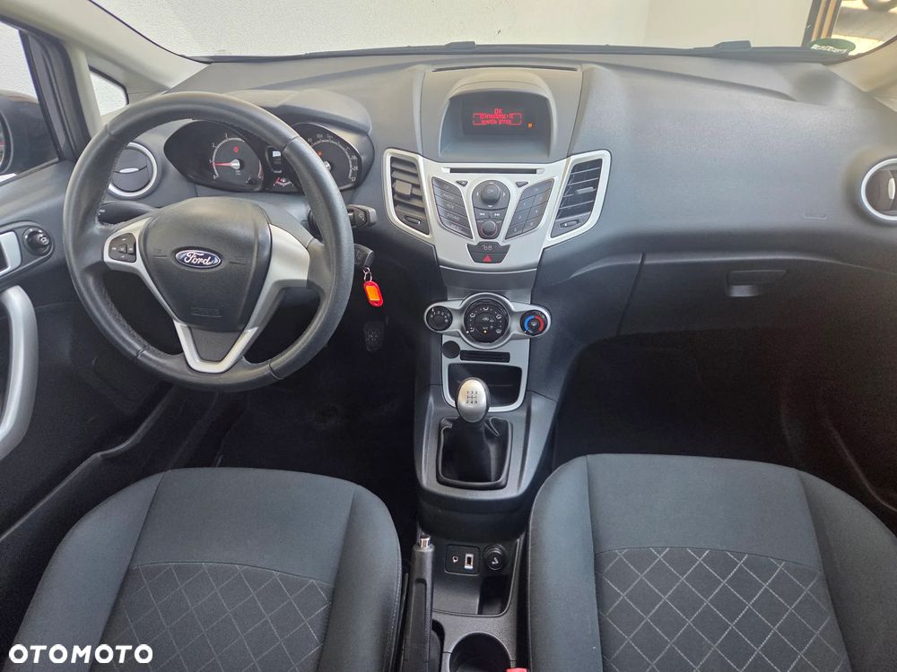 Ford Fiesta - 9