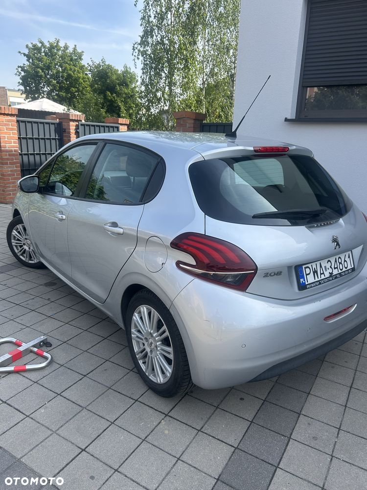 Peugeot 208 - 6
