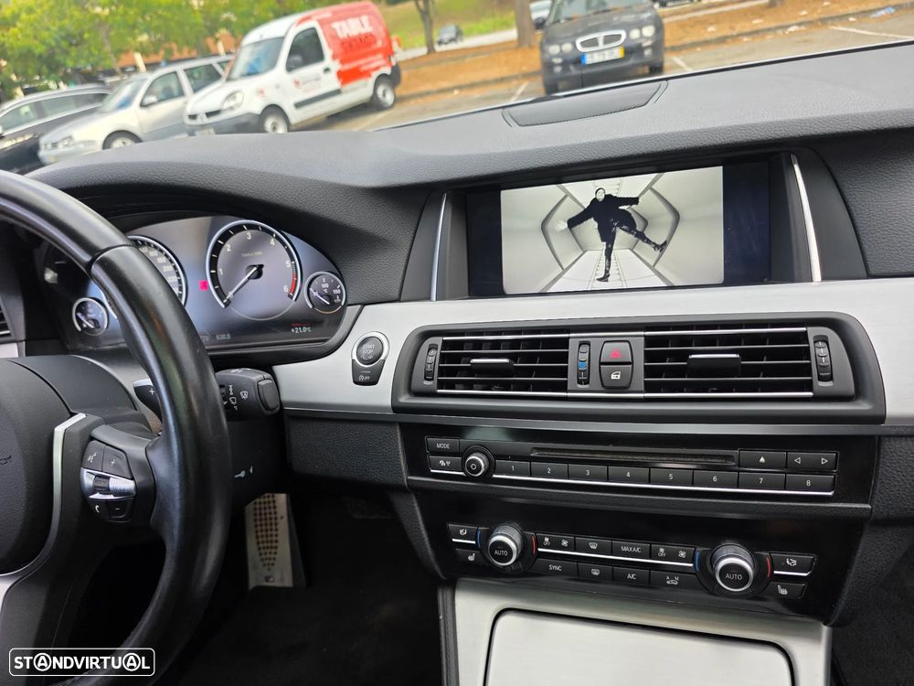 BMW 520 d Pack M Auto — fotografia 2