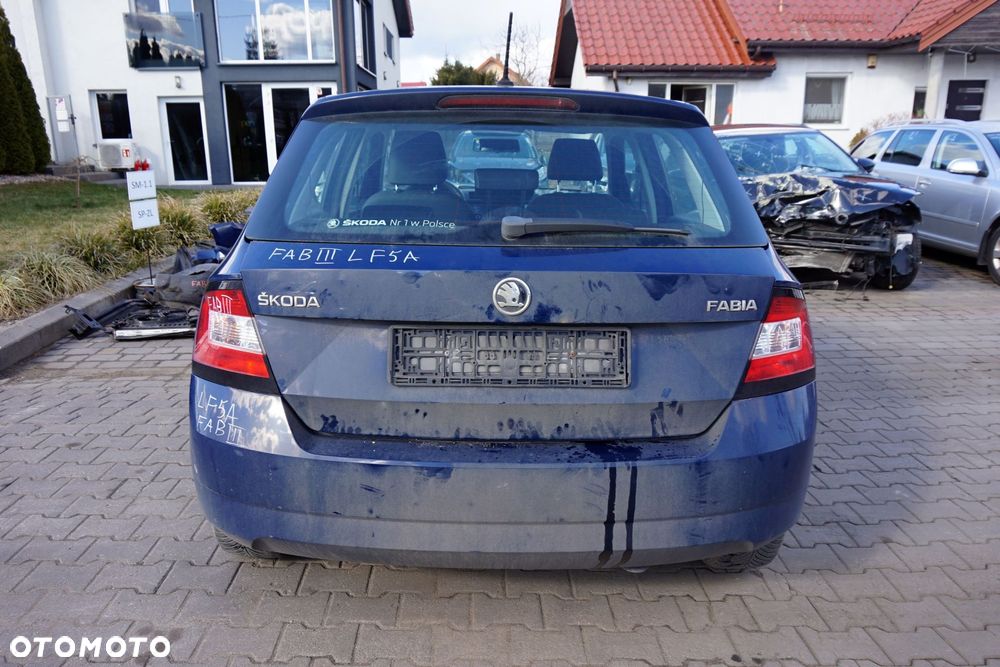 SKODA FABIA III NJ3 5D HB 2015 LF5A 1.2 TSI CJZC 89KM PED GRANATOWY na części - 4