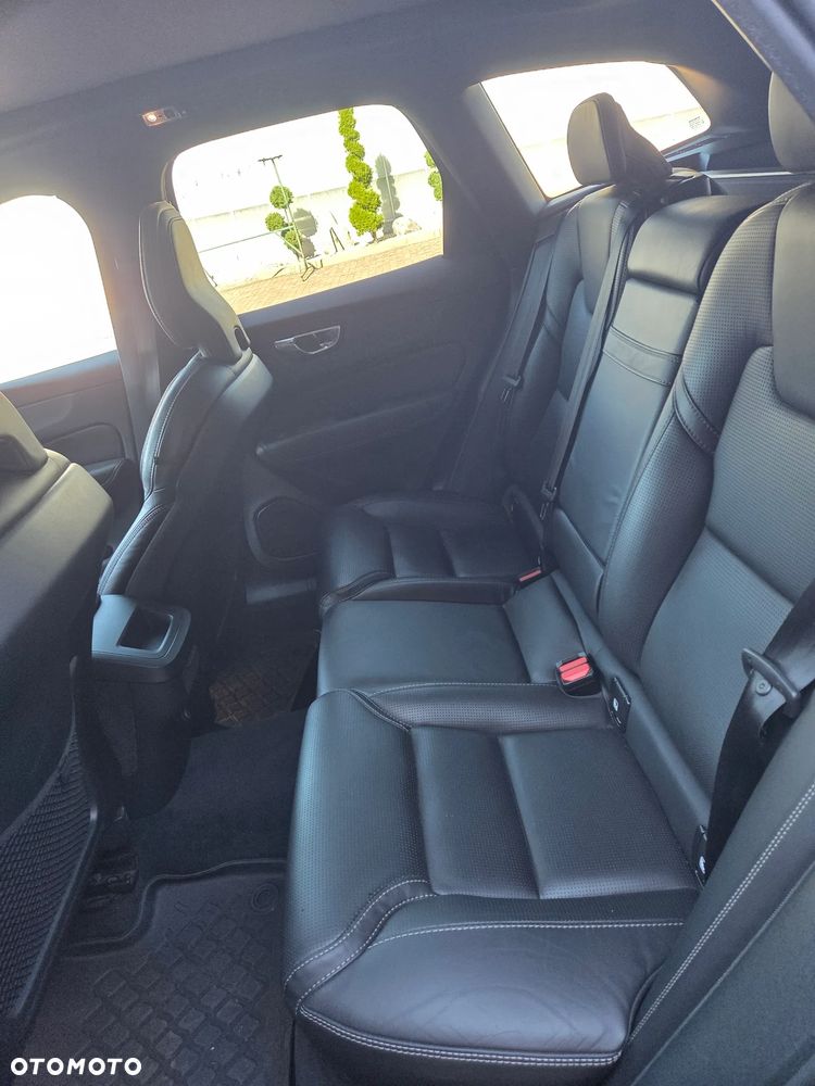 Volvo XC 60 B5 D AWD R-Design - 11