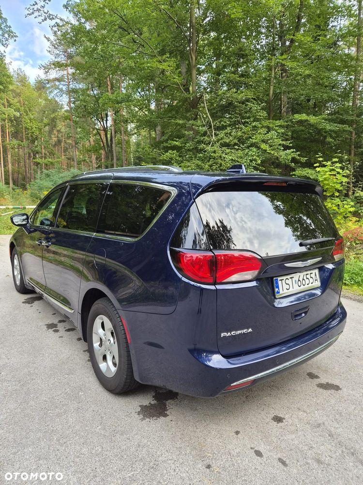 Chrysler Pacifica - 11