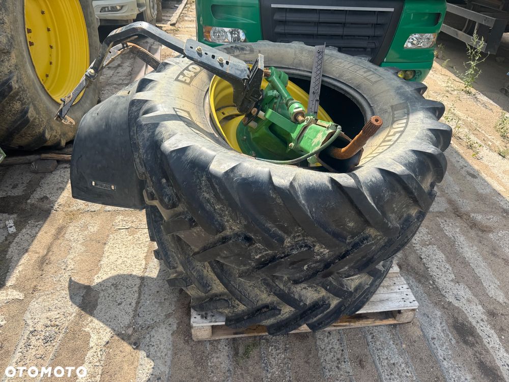 John Deere 6145R - 15