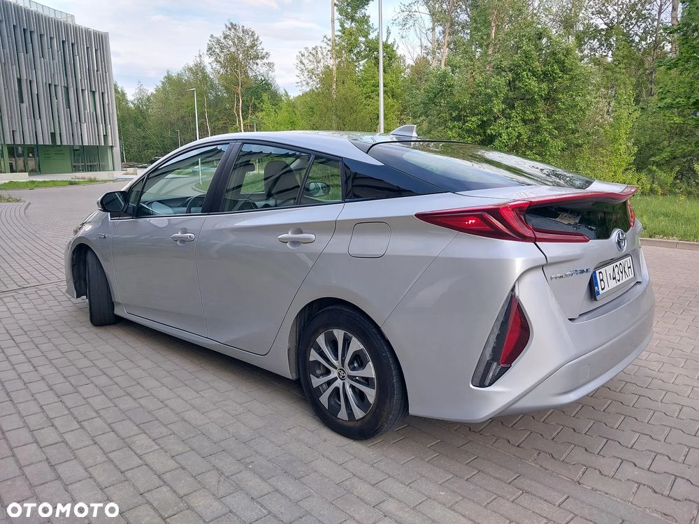 Toyota Prius Hybrid - 6
