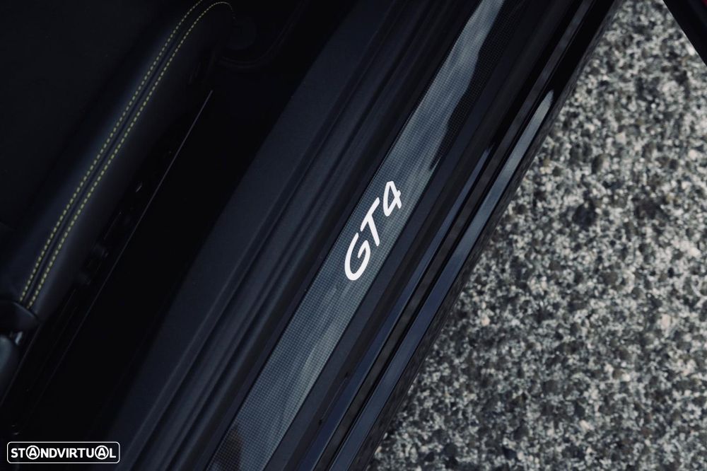Porsche 718 Cayman GT4 PDK - 7