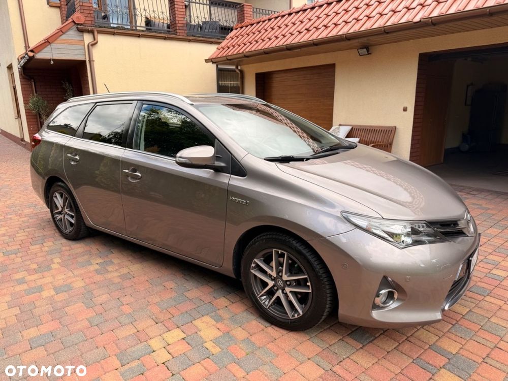 Toyota Auris Hybrid 135 Premium - 10