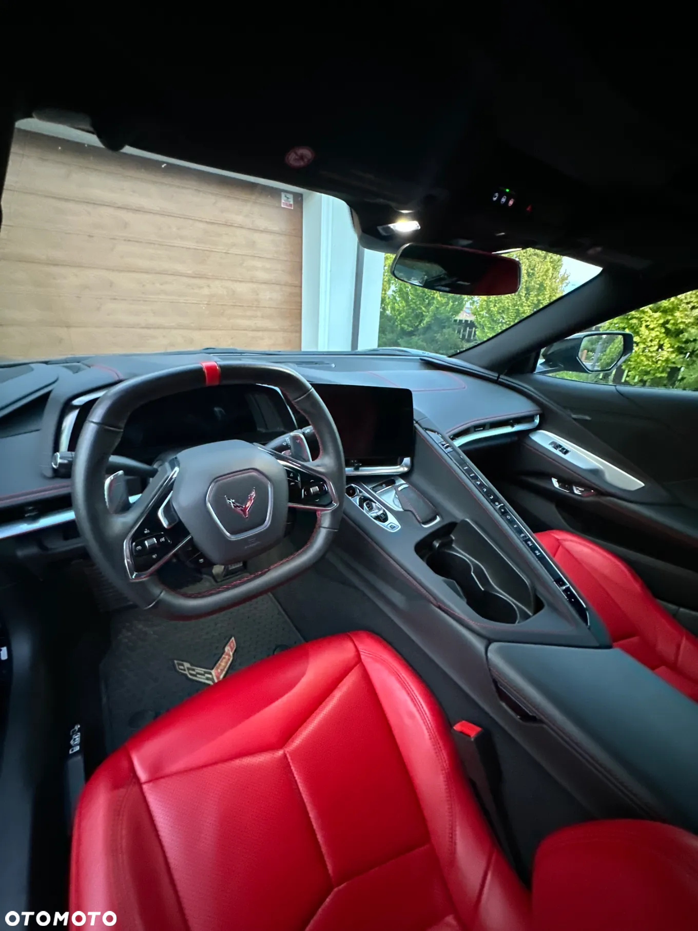 Chevrolet Corvette - 12