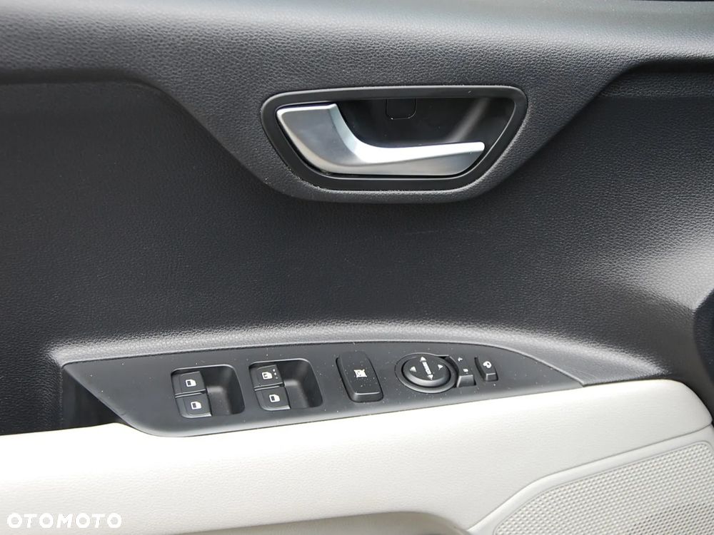 Kia Stonic 1.2 L - 23