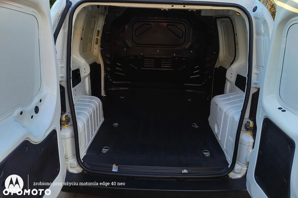Fiat Fiorino Kombi 1.4 8V Base - 28