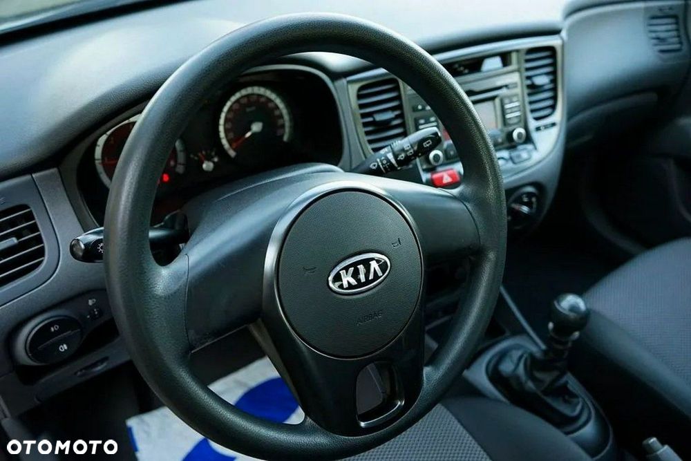 Kia Rio - 24