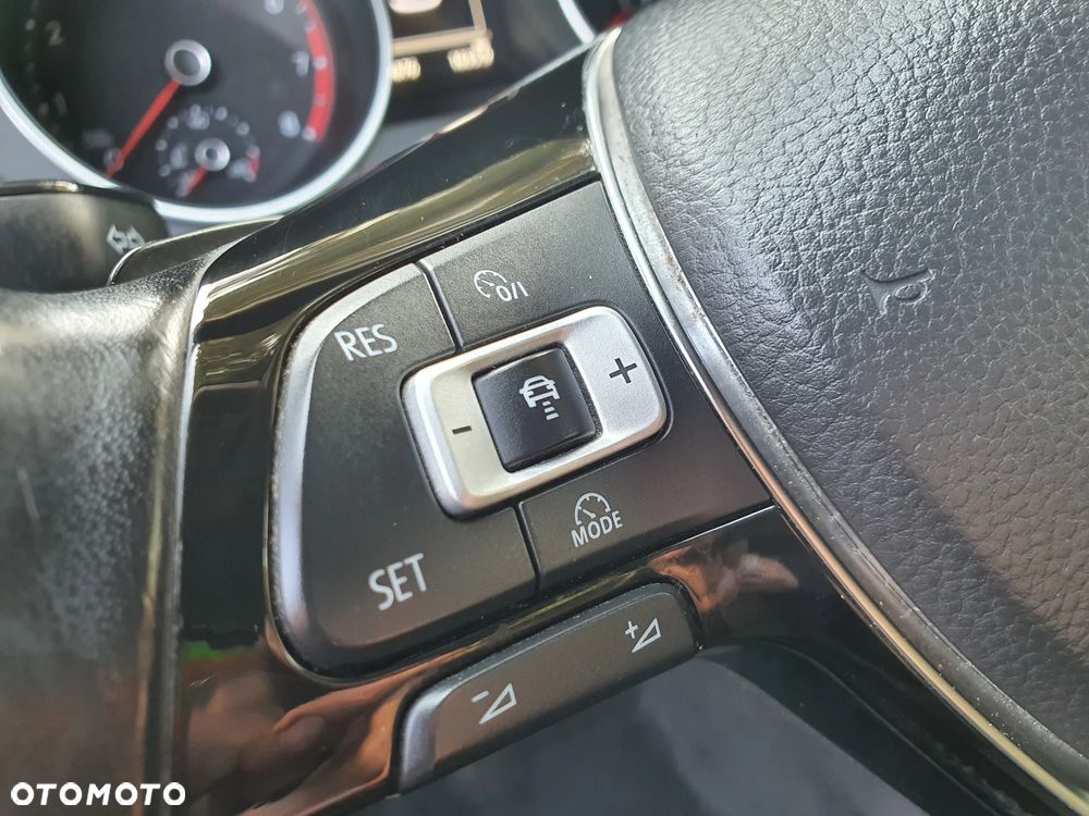 Volkswagen Tiguan - 28