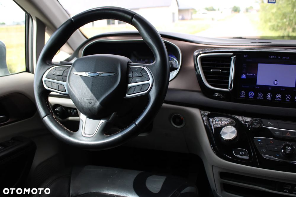 Chrysler Pacifica - 20