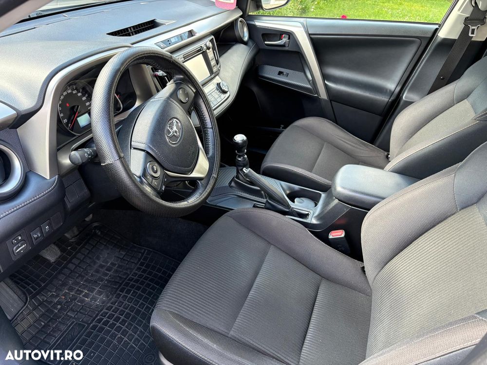 Toyota RAV4 2.0 D-4D 2WD Comfort - 9