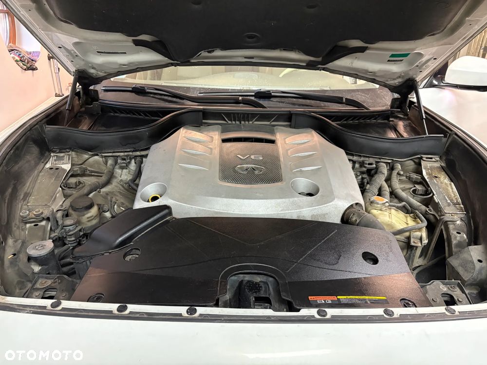 Infiniti FX FX30d GT Premium - 18