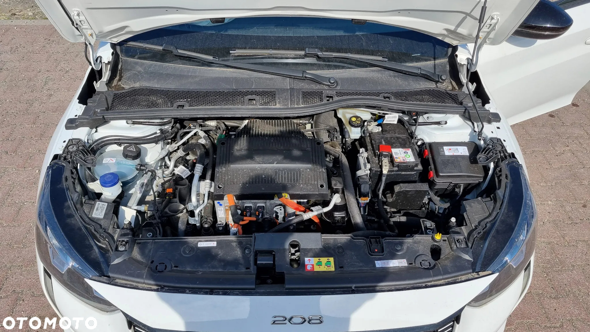 Peugeot 208 - 30