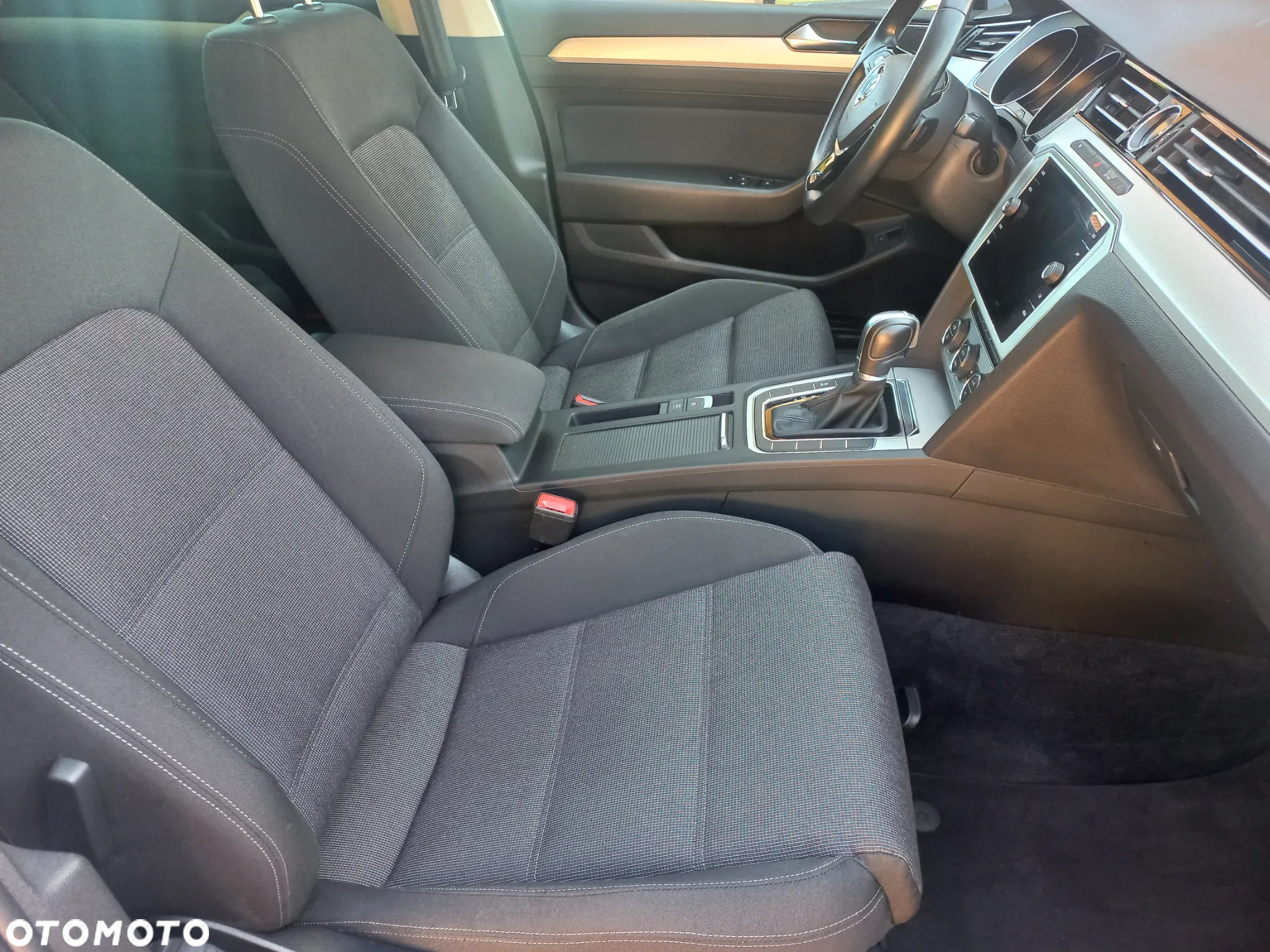 Volkswagen Passat 2.0 TDI BMT Comfortline DSG - 10