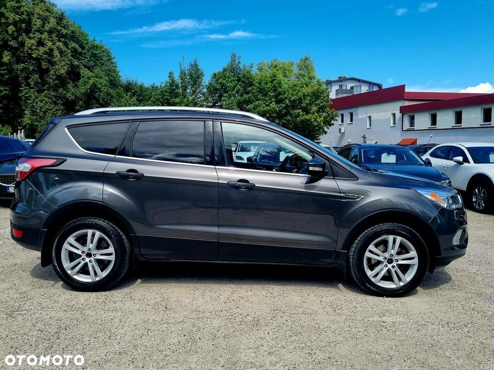 Ford Kuga 1.5 EcoBoost 2x4 Titanium - 4
