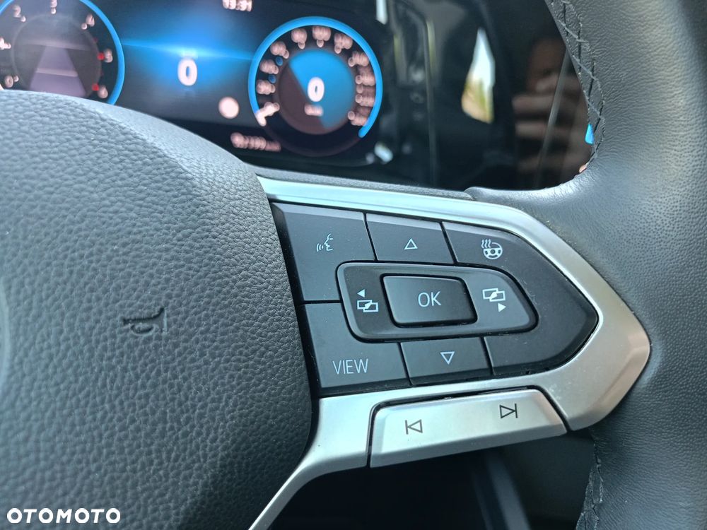 Volkswagen Golf - 11