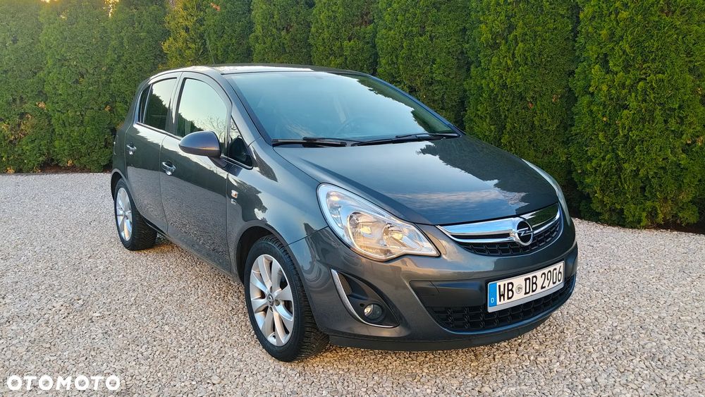 Opel Corsa 1.2 16V Cosmo - 17