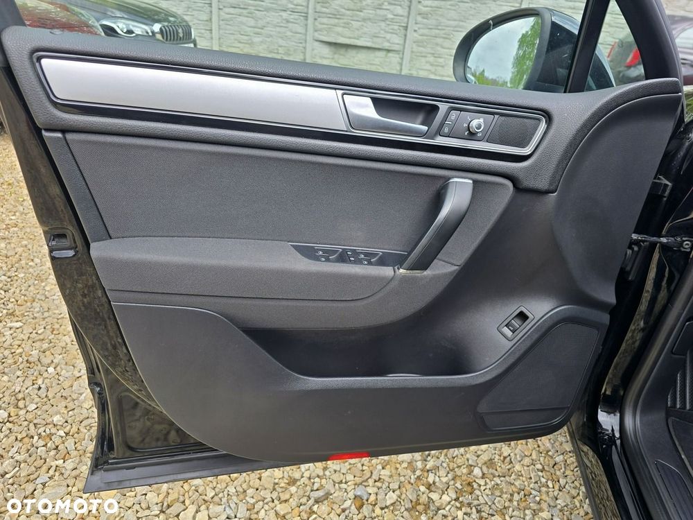 Volkswagen Touareg 3.0 V6 TDI BMT Business Line - 19
