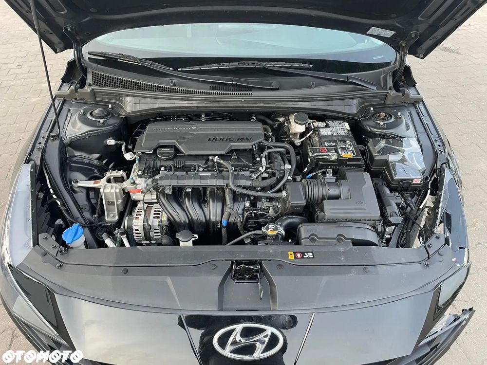 Hyundai Elantra - 11