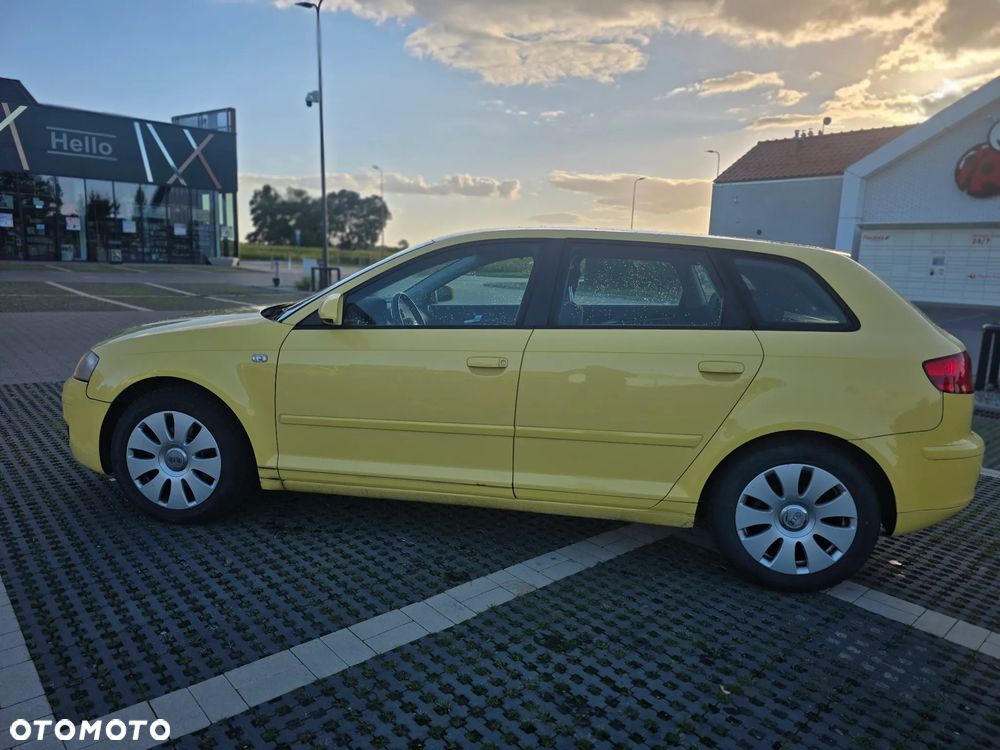 Audi A3 Sportback 1.6 FSI Ambiente - 5
