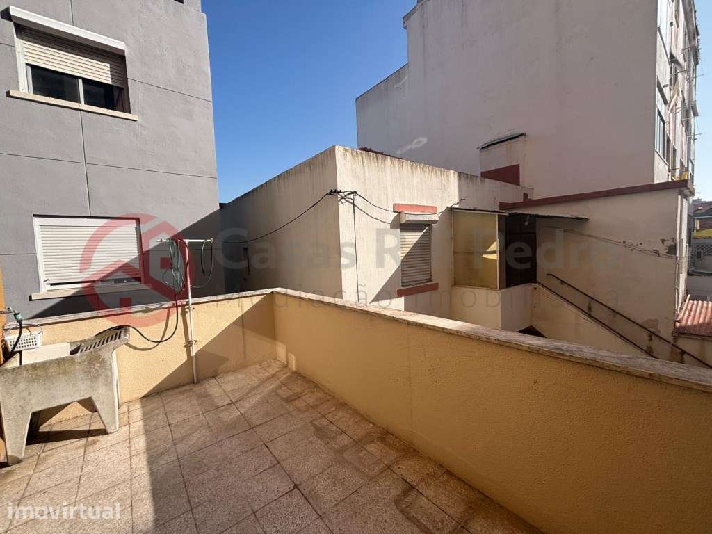 Apartamento T1 com terraço e elevador para arrendamento na Cova da ... - Grande imagem: 2/18