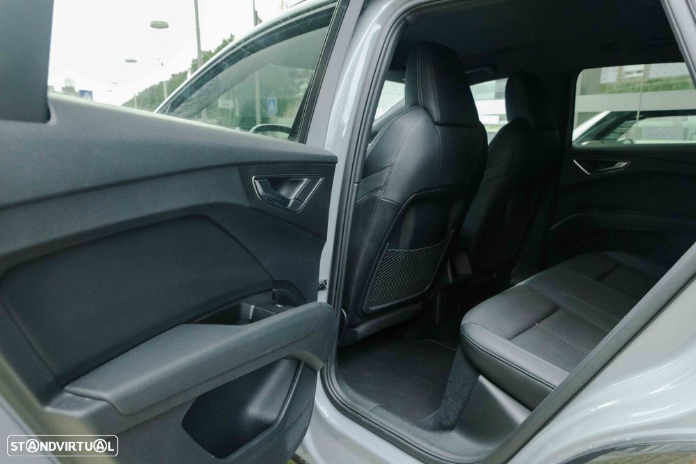 Audi Q4 e-tron - 14