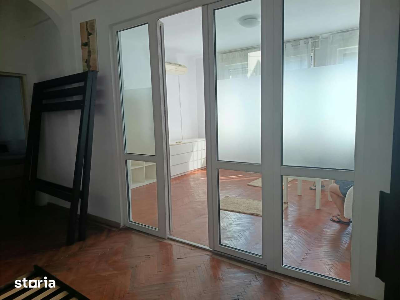 3 camere/ Armeneasca/renovat/ centrala proprie, A.C — fotografia 3