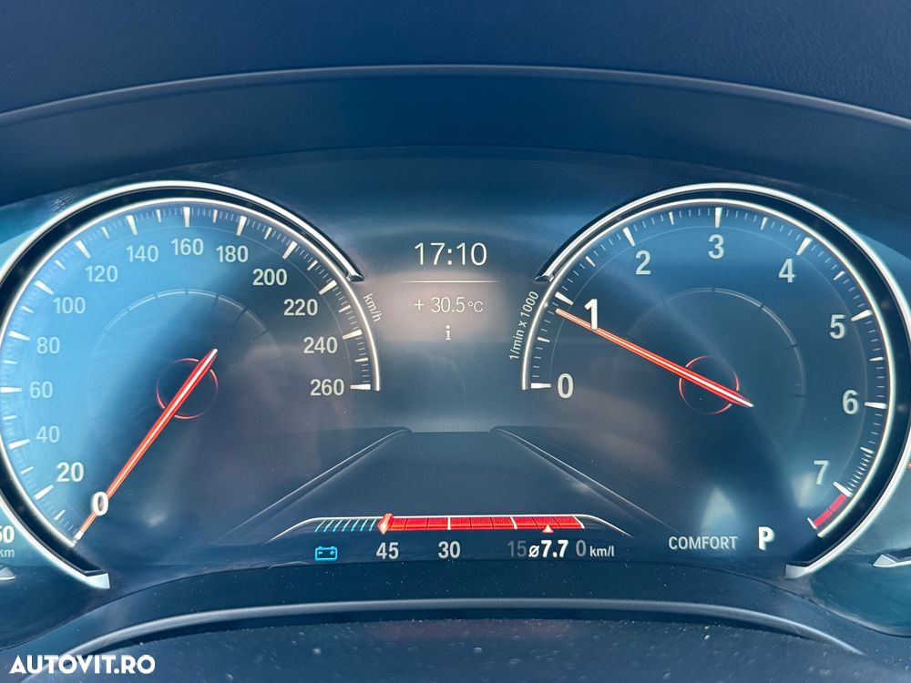 BMW Seria 5 530i xDrive Aut. Luxury Line - 15