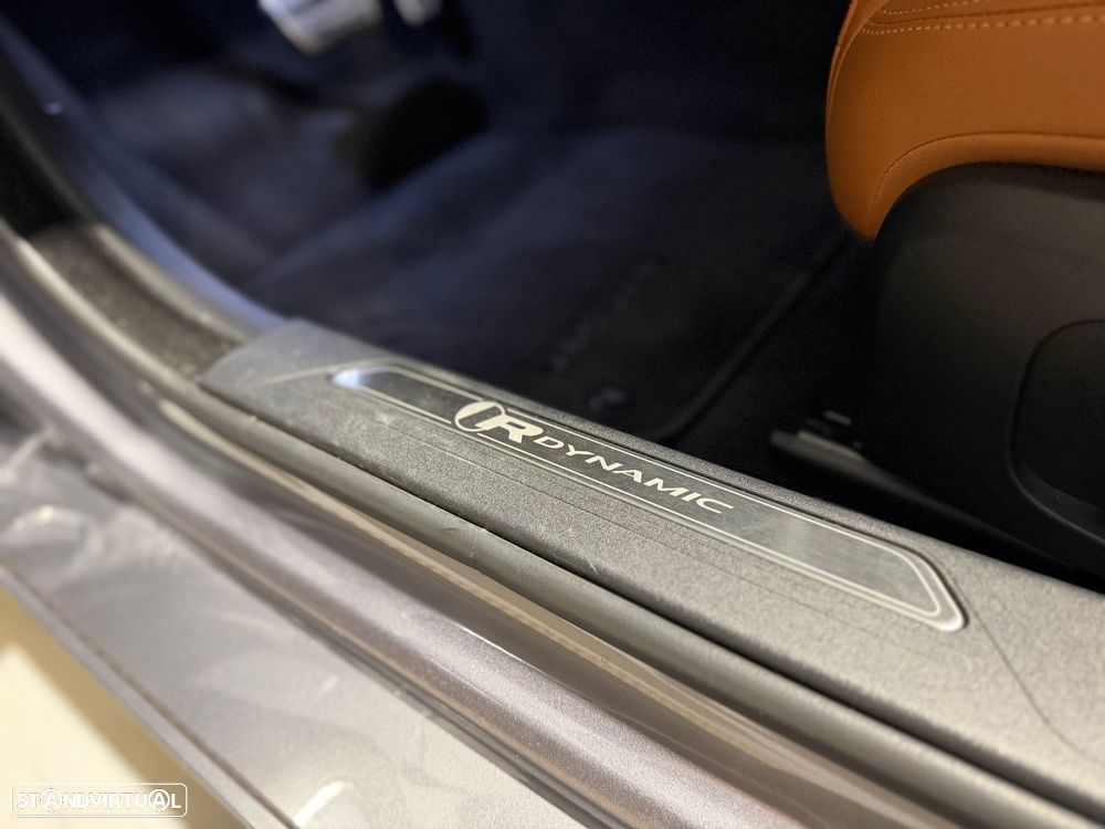 Jaguar XE 2.0 i4 R-Dynamic HSE - 25