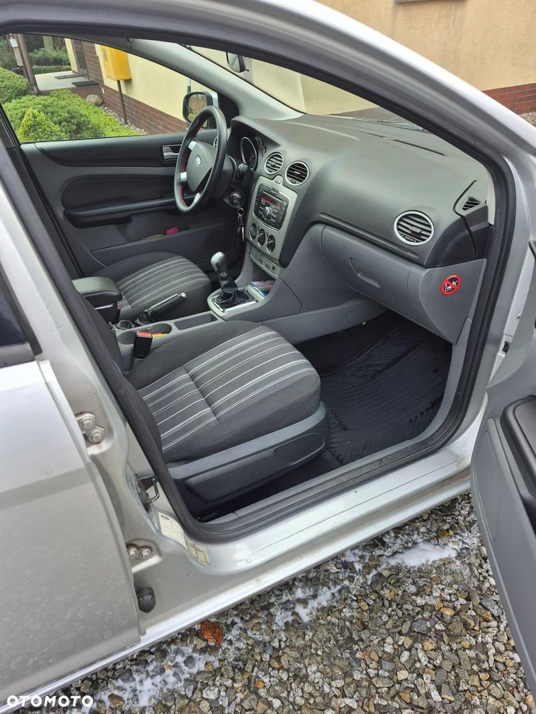 Ford Focus 1.8 TDCi Ambiente - 5